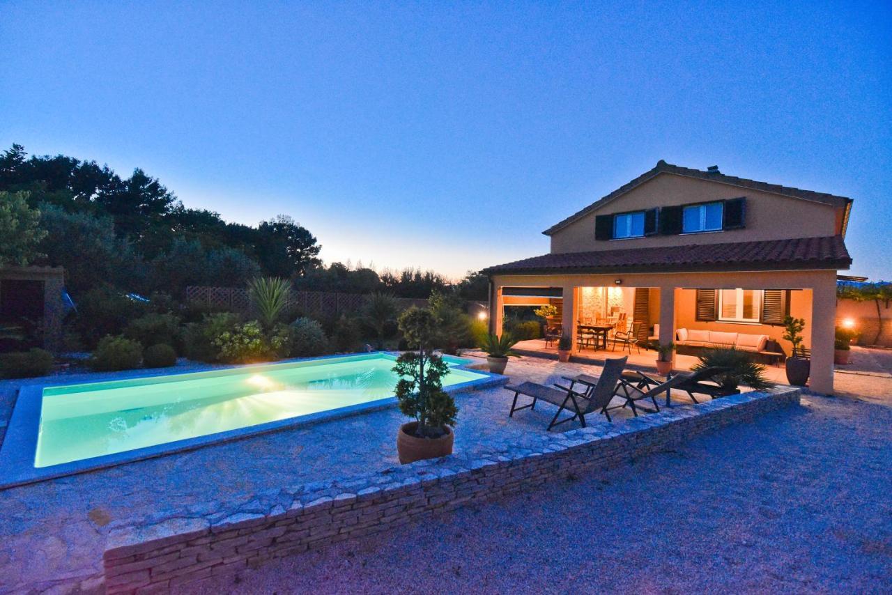 Holiday Home Taras Smilcic المظهر الخارجي الصورة