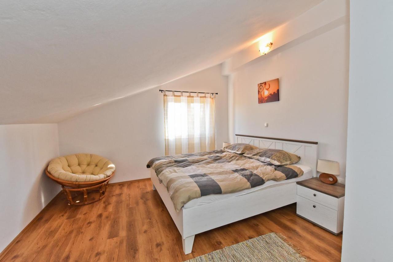 Holiday Home Taras Smilcic المظهر الخارجي الصورة